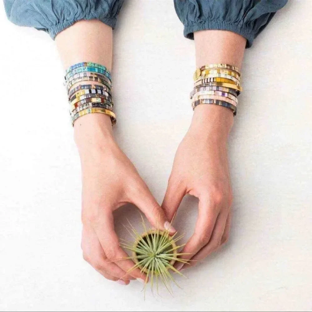 N/A comparable bracelets